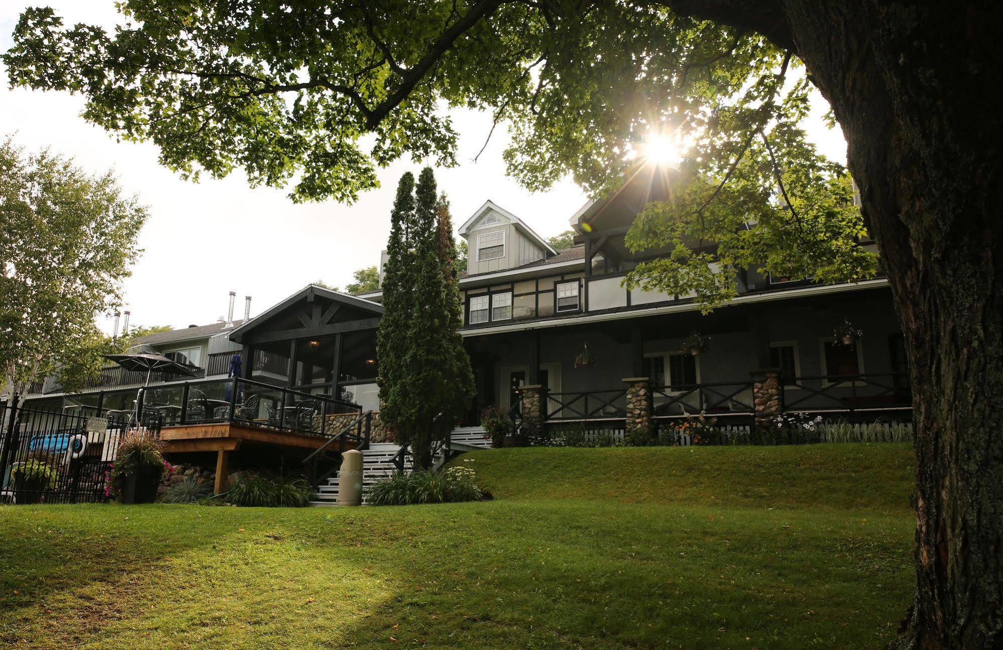 Sir Sam's Inn&Spa Haliburton Exterior foto