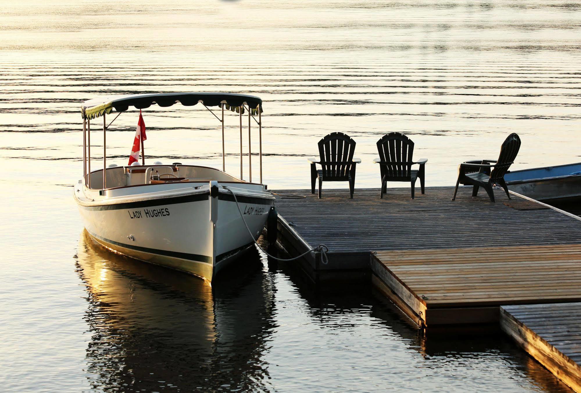 Sir Sam's Inn&Spa Haliburton Exterior foto